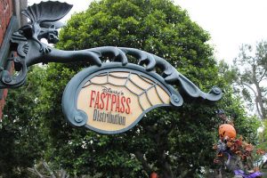 Como funciona fastpass disneyland paris